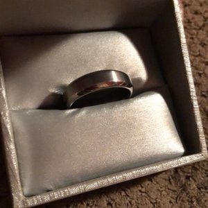 Men’s wedding band